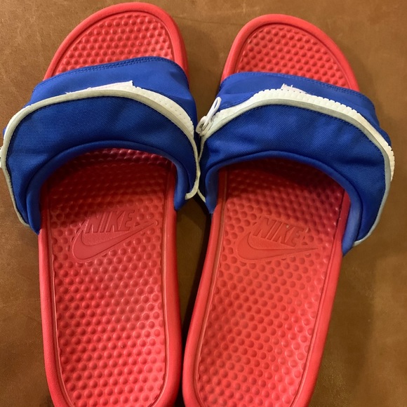 nike pouch sandals